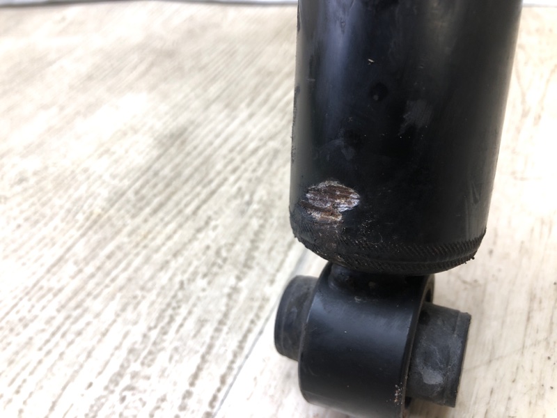 Амортизатор задний QASHQAI/ROGUE SPORT 14- 2020 J11 2.0L MR20DD