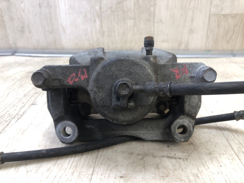 Суппорт тормозной передний правый QASHQAI/ROGUE SPORT 14- 2020 J11 2.0L MR20DD