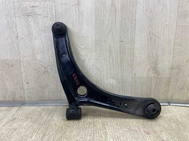 Рычаг передней подвески нижний правый MITSUBISHI OUTLANDER XL 05-13 2007 2.4 4B12 4013A010 Б/У