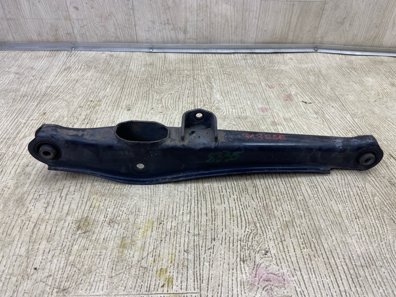 Рычаг задней подвески поперечный MITSUBISHI OUTLANDER XL 05-13 2007 2.4 4B12 4113A011 Б/У