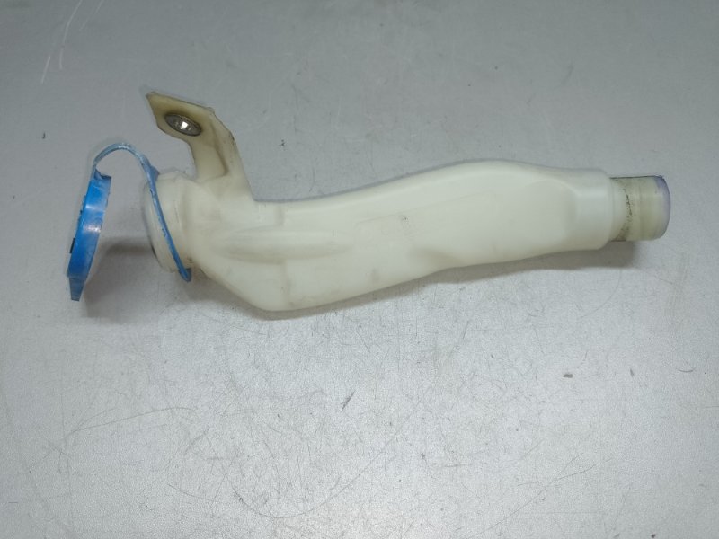 Горловина бачка стеклоомывателя GL-CLASS X164 06-12 2011 M273923 4.7L Горловина бачка стеклоомывателя GL-CLASS X164 06-12 2011 M273923 4.7L