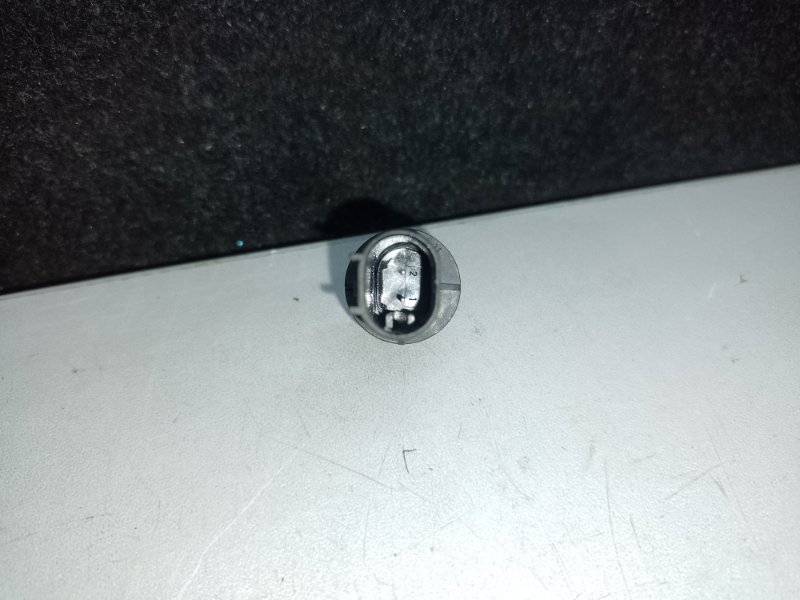 Датчик температуры воздуха GL-CLASS X164 06-12 2011 M273923 4.7L Датчик температуры воздуха GL-CLASS X164 06-12 2011 M273923 4.7L