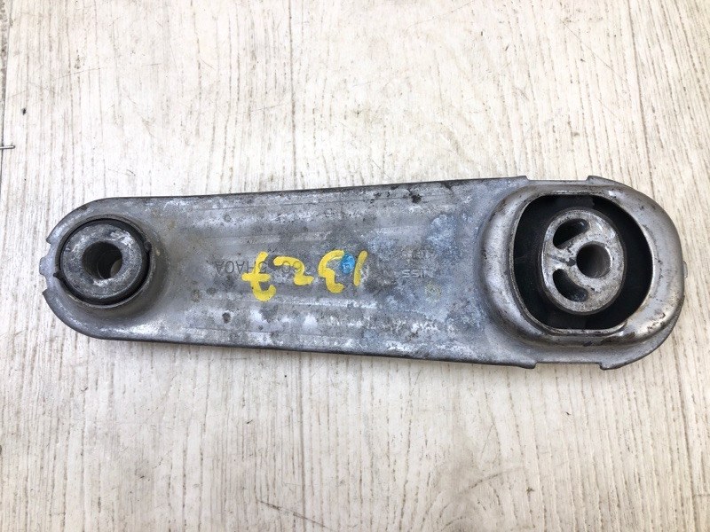 Подушка двигателя задняя QASHQAI/ROGUE SPORT 14- 2020 J11 2.0L MR20DD