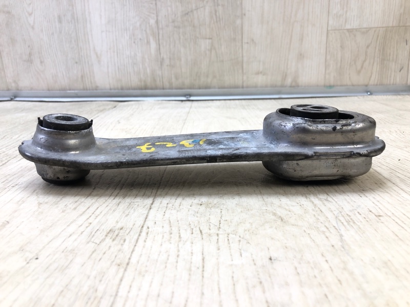 Подушка двигателя задняя NISSAN QASHQAI/ROGUE SPORT 14- J11 2.0L MR20DD