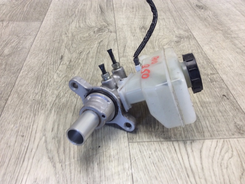 Главный тормозной цилиндр Q50 15-20 2016 SEDAN 2.0T M274 Главный тормозной цилиндр Q50 15-20 2016 SEDAN 2.0T M274