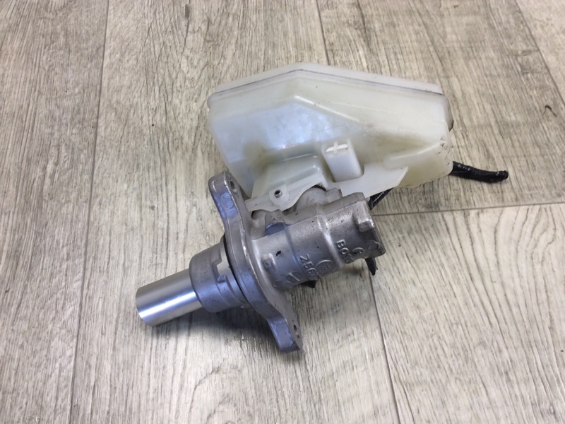 Главный тормозной цилиндр Q50 15-20 2016 SEDAN 2.0T M274 Главный тормозной цилиндр Q50 15-20 2016 SEDAN 2.0T M274