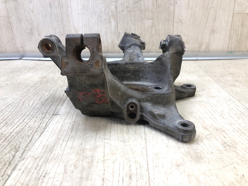 Цапфа задняя левая LEGACY 09-15 BM 2012 SEDAN 3.6 EZ36