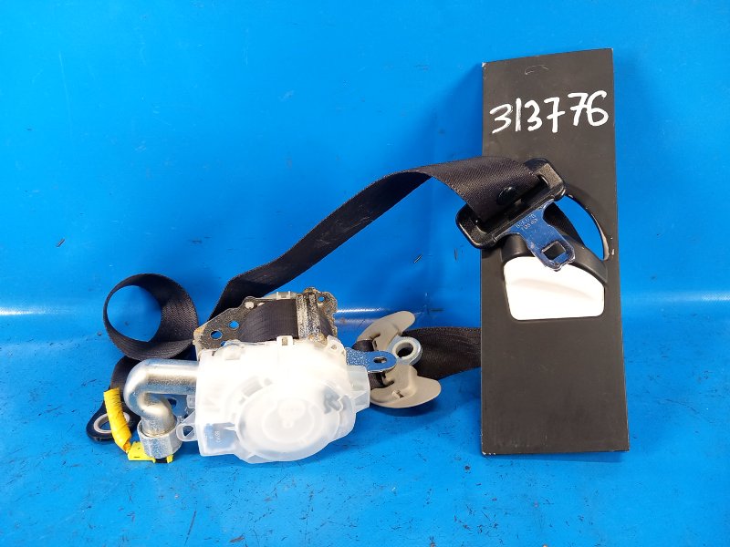 Ремень безопасности передний правый TUNDRA 07-13 2008 4.0 1GRFE