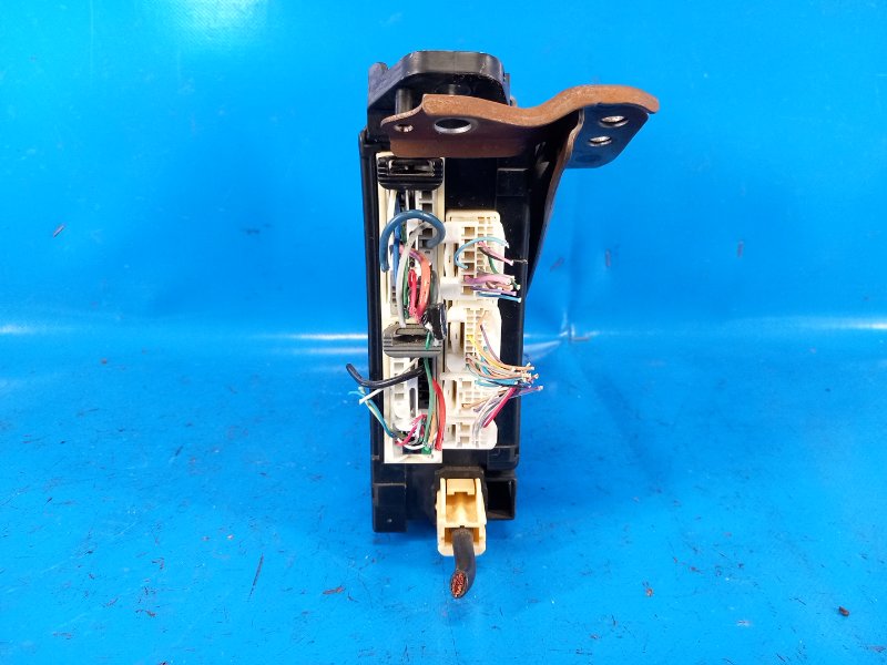 Блок предохранителей салон TOYOTA TUNDRA 07-13 4.0 1GRFE