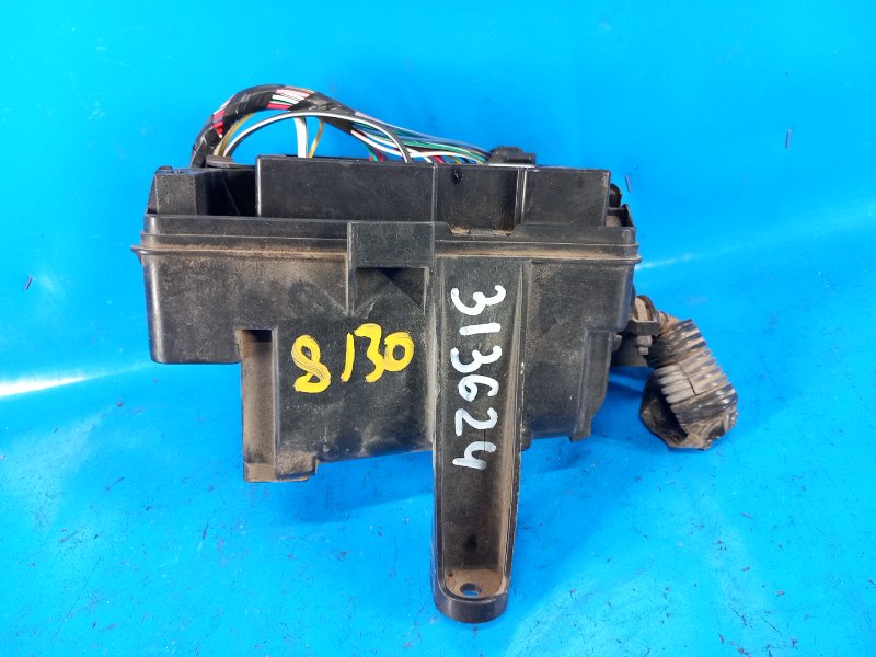 Запчасть блок предохранителей моторный отсек TOYOTA TUNDRA 07-13 2008 4.0 1GRFE 826640C010 Б/У Блок предохранителей моторный отсек TOYOTA TUNDRA 07-13 2008 4.0 1GRFE 826640C010 Б/У