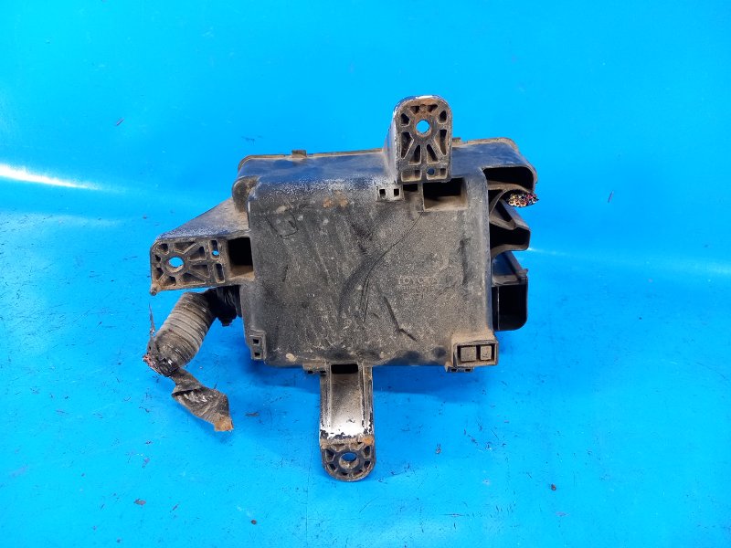 Блок предохранителей моторный отсек TUNDRA 07-13 2008 4.0 1GRFE Блок предохранителей моторный отсек TUNDRA 07-13 2008 4.0 1GRFE