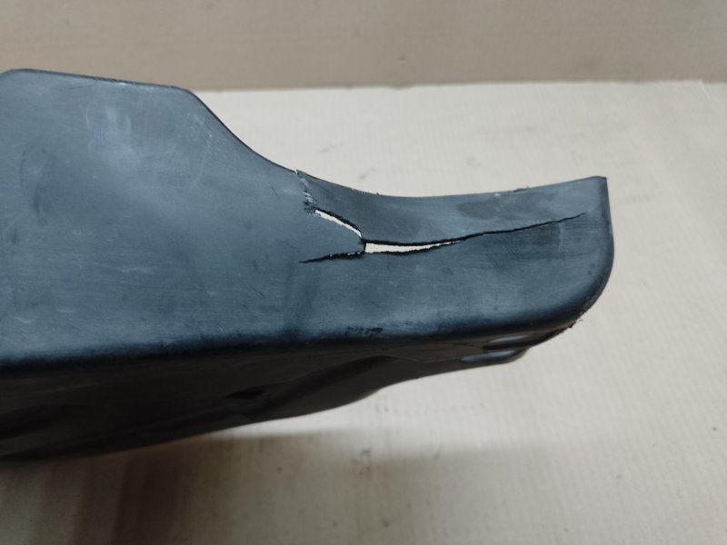 Защита днища задняя правая GL-CLASS X164 06-12 2011 M273923 4.7L