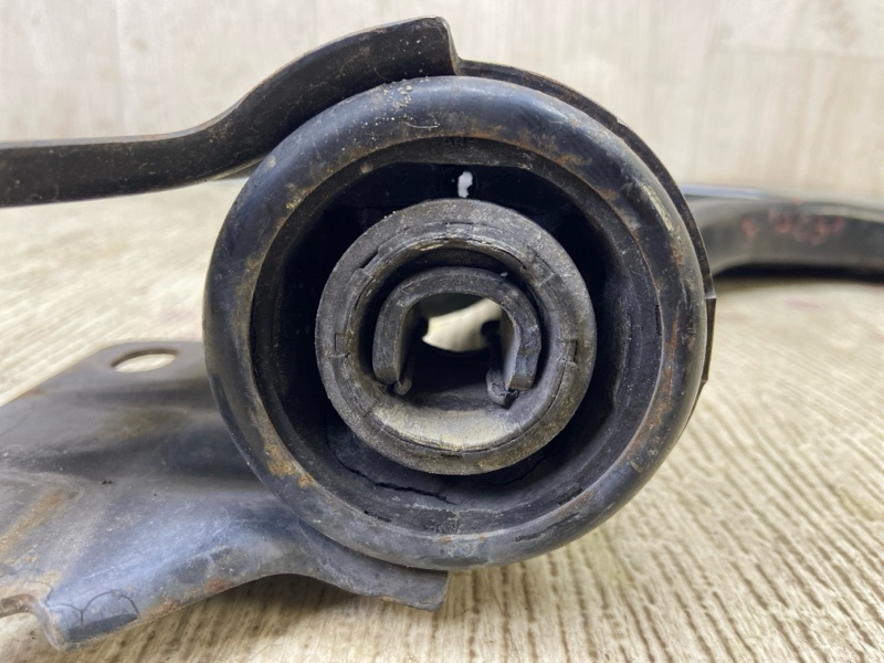 Рычаг передней подвески нижний правый FUSION 14- 2017 SEDAN C20HDTX