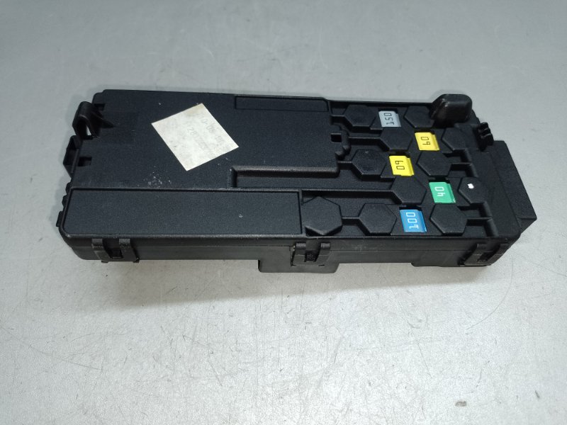 Блок предохранителей моторный отсек GL-CLASS X164 06-12 2011 M273923 4.7L