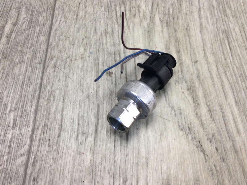 Датчик давления кондиционера FIAT 500L (330) 12-17 2013 HATCHBACK 1.4 16V TURBO 52163182 Б/У