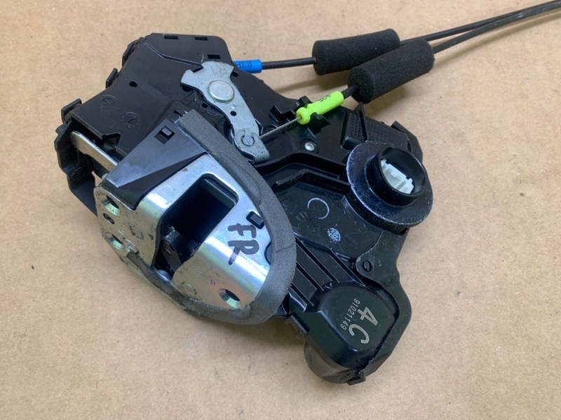 Замок двери передний правый RX350/450 09-15 2011 3.5 2GR-FE
