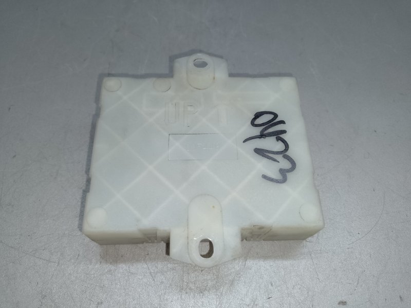 Блок управления крышкой багажника NISSAN X-TRAIL/ROGUE T32 13-20 2015 2.5 QR25DE 284G0-4BA1A Б/У