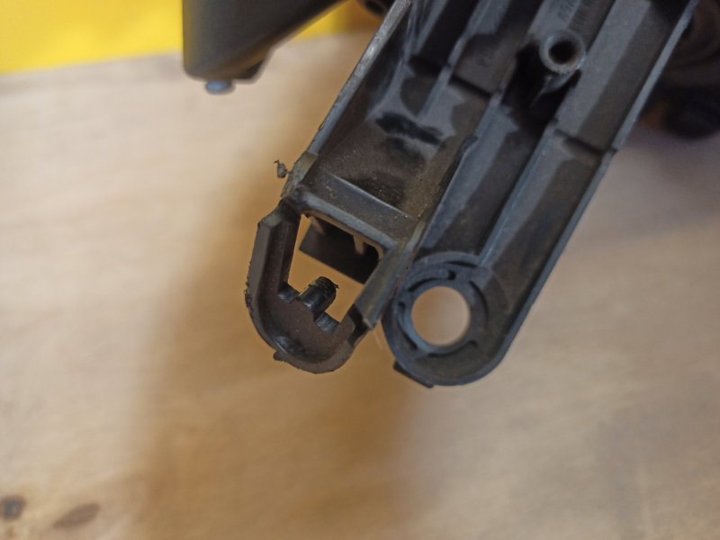 Фара левая RAV4 05-12