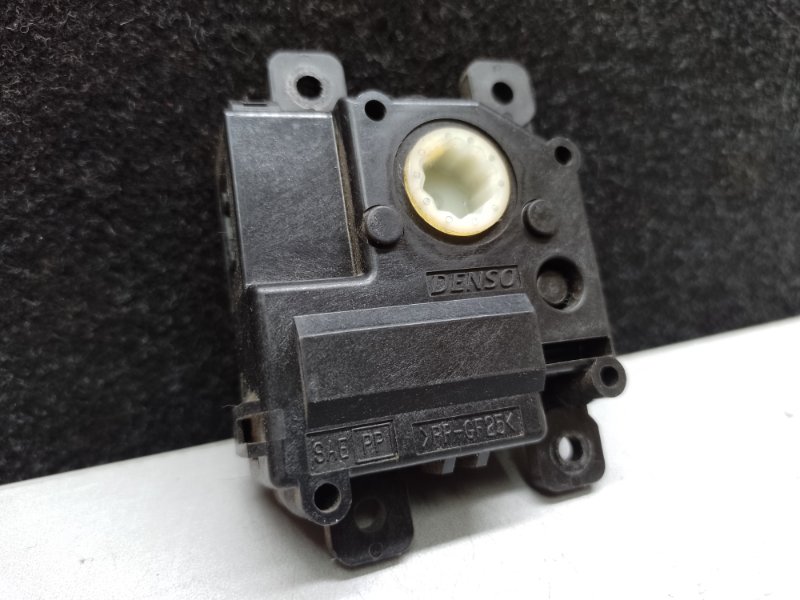 Запчасть моторчик заслонки печки задний TOYOTA SIENNA 11-16 2012 3.5 2GR-FE 87106-0C130 Б/У Моторчик заслонки печки задний TOYOTA SIENNA 11-16 2012 3.5 2GR-FE 87106-0C130 Б/У