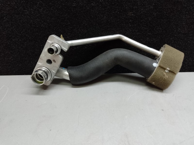 Запчасть трубка кондиционера задняя TOYOTA SIENNA 11-16 2012 3.5 2GR-FE 88710-08080 Б/У Трубка кондиционера задняя TOYOTA SIENNA 11-16 2012 3.5 2GR-FE 88710-08080 Б/У