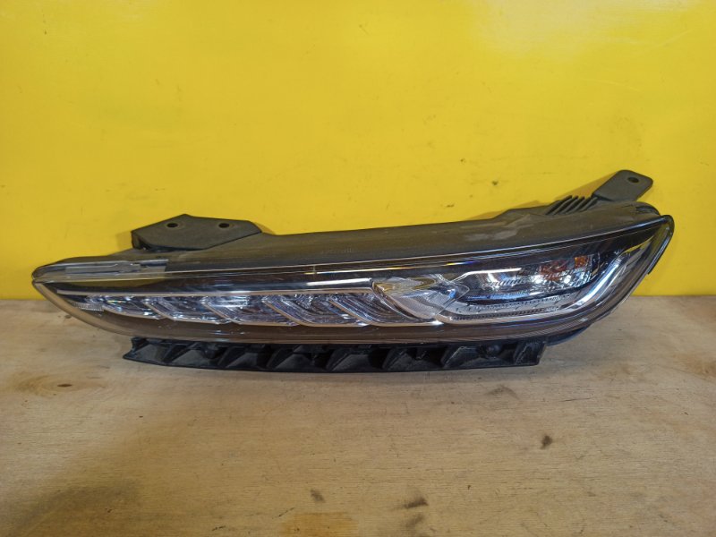 Дневной ходовой огонь левый HYUNDAI KONA OS 17-23 92207-J9000 Б/У