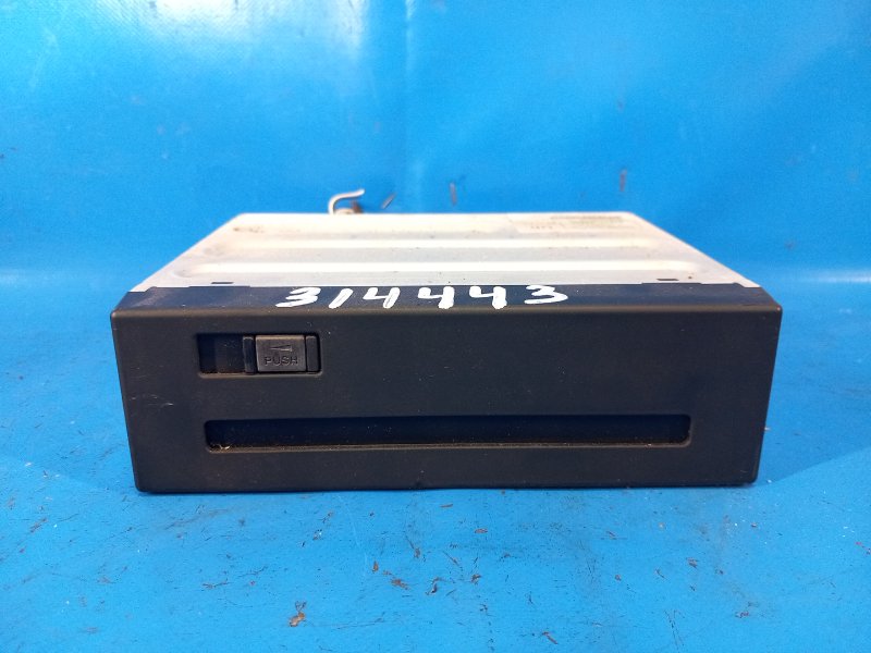 Запчасть магнитола TOYOTA PRIUS - 20 03-11 2006 1NZ-FXE 1.5L 8684147040 Б/У Магнитола TOYOTA PRIUS - 20 03-11 2006 1NZ-FXE 1.5L 8684147040 Б/У