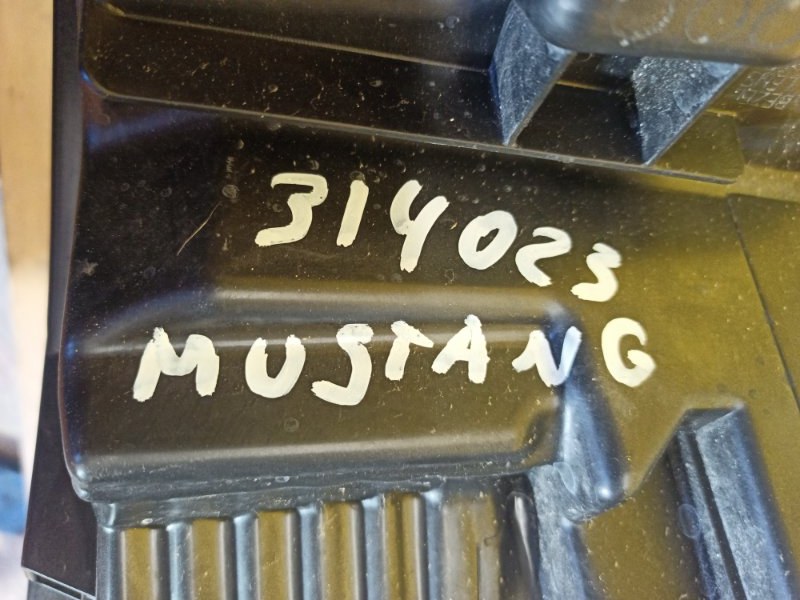 Фара левая MUSTANG MACH-E 19-