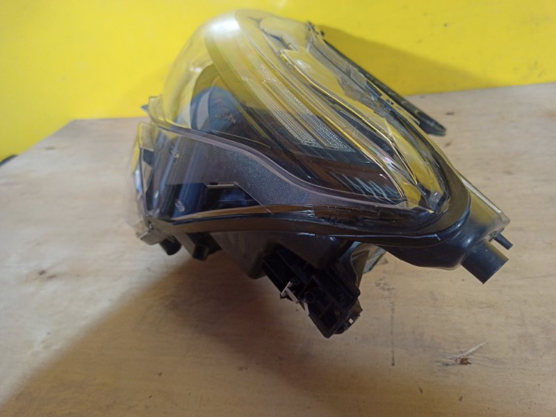 Фара левая FORD MUSTANG MACH-E 19-