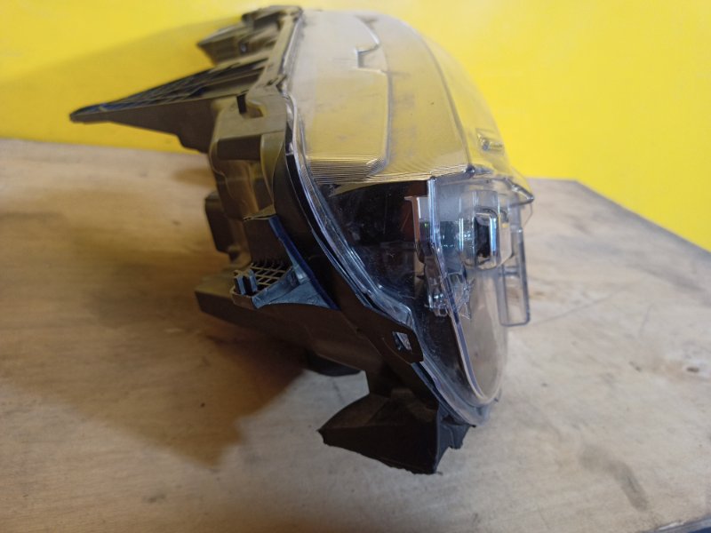 Фара левая MUSTANG MACH-E 19-