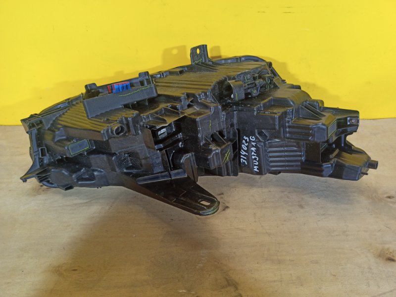 Фара левая MUSTANG MACH-E 19-