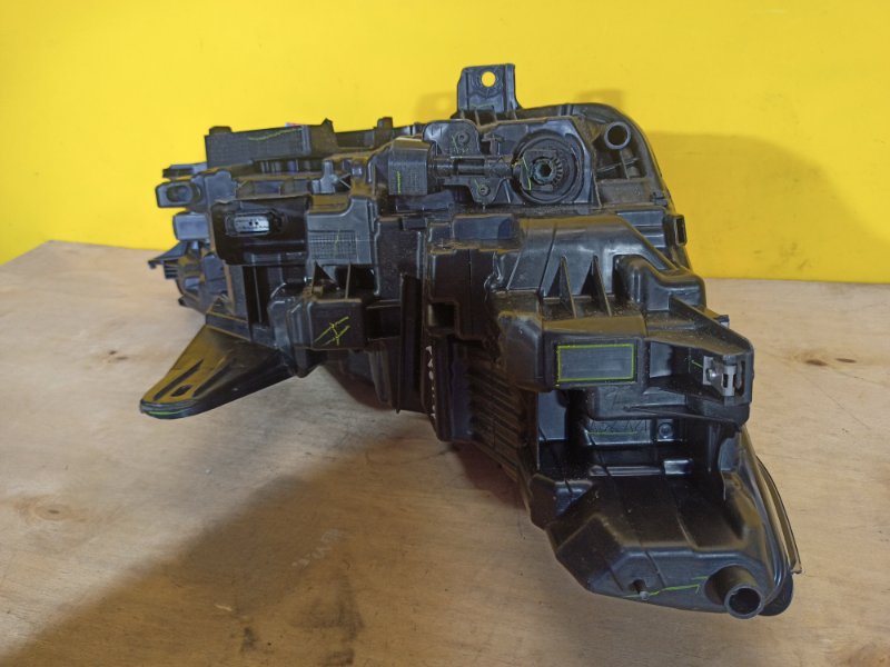 Фара левая MUSTANG MACH-E 19-