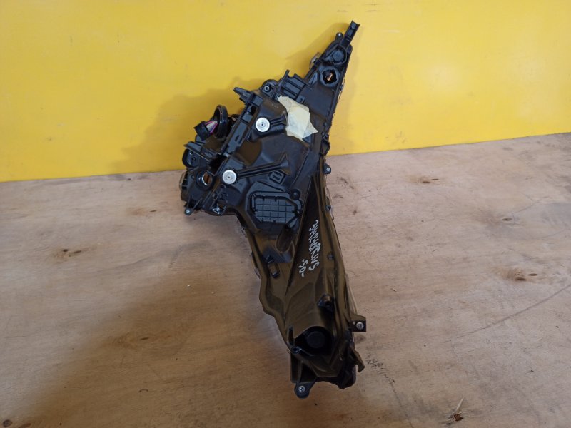 Фара правая PRIUS 16- Фара правая PRIUS 16-