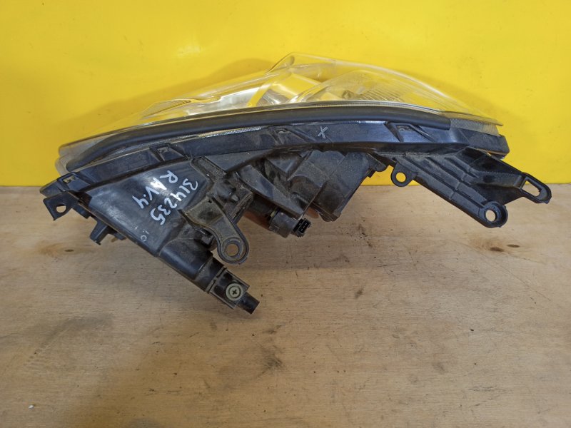 Фара правая RAV4 05-12