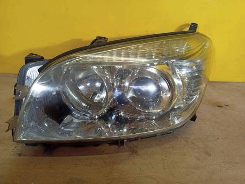 Запчасть фара левая TOYOTA RAV4 05-12 8117042360 Б/У Фара левая TOYOTA RAV4 05-12 8117042360 Б/У