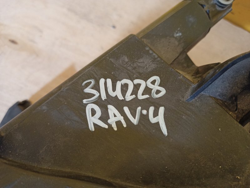 Фара левая RAV4 05-12 Фара левая RAV4 05-12
