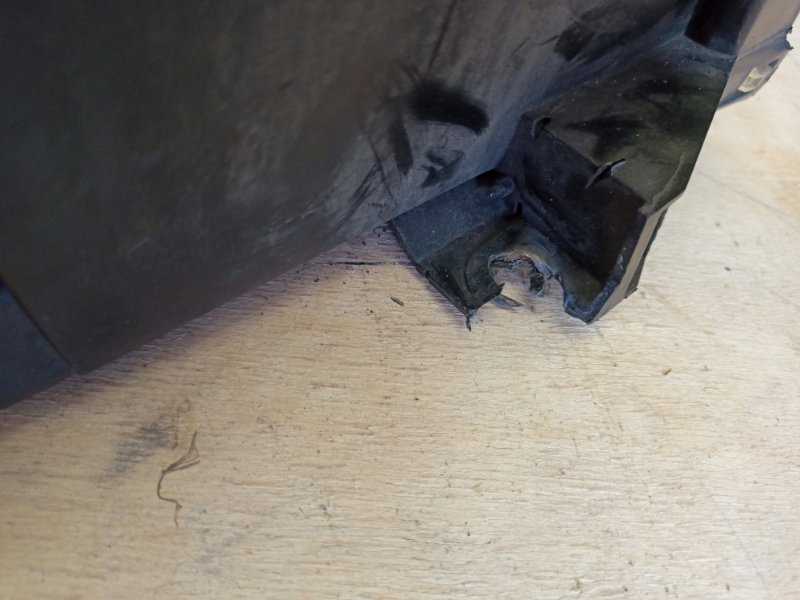 Фара левая RAV4 05-12 Фара левая RAV4 05-12