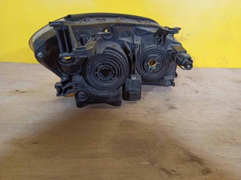 Фара левая RAV4 05-12