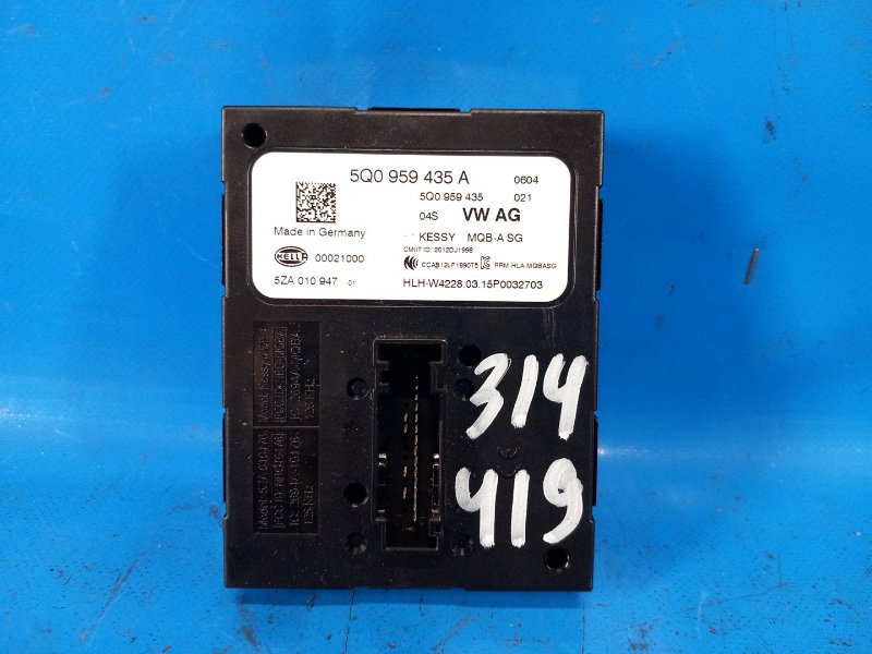 Блок электронный AUDI A3 (8V) 12–17 2015 CNTC 2.0 5Q0959435A Б/У