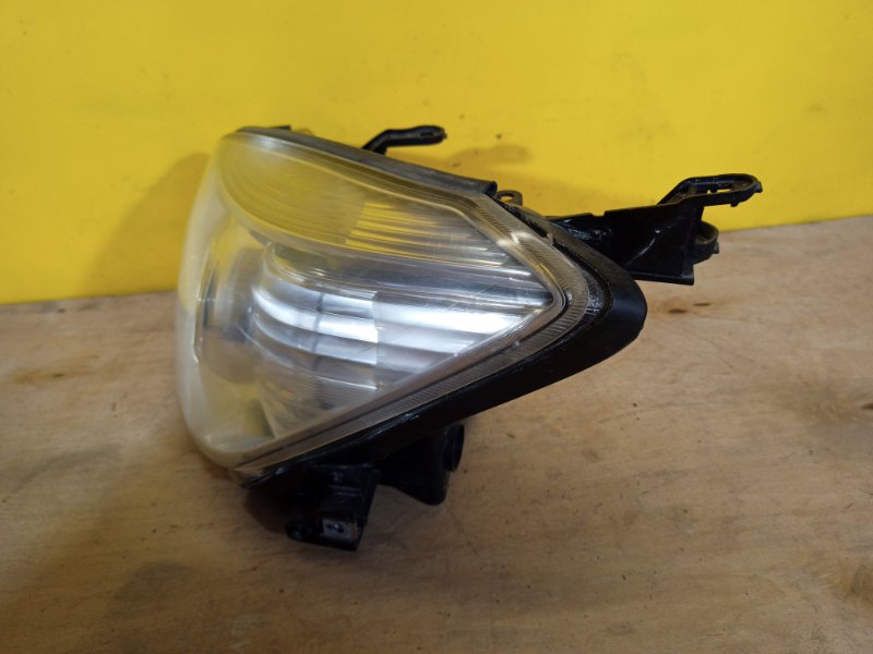Фара левая TOYOTA RAV4 05-12