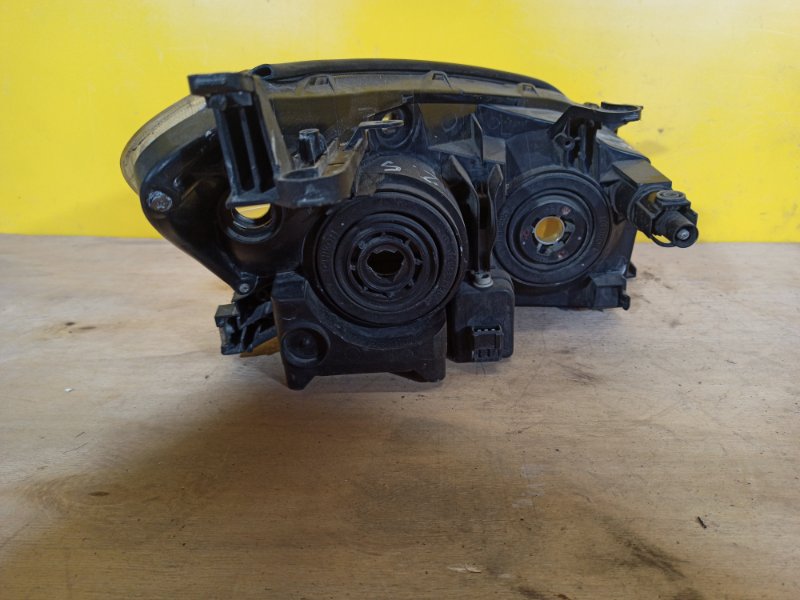 Фара левая RAV4 05-12