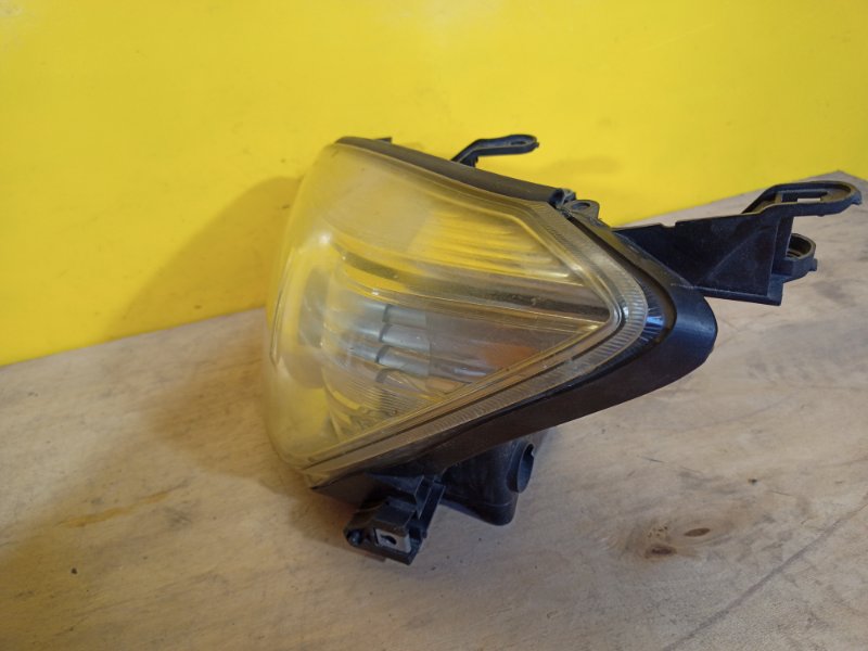 Фара левая RAV4 05-12
