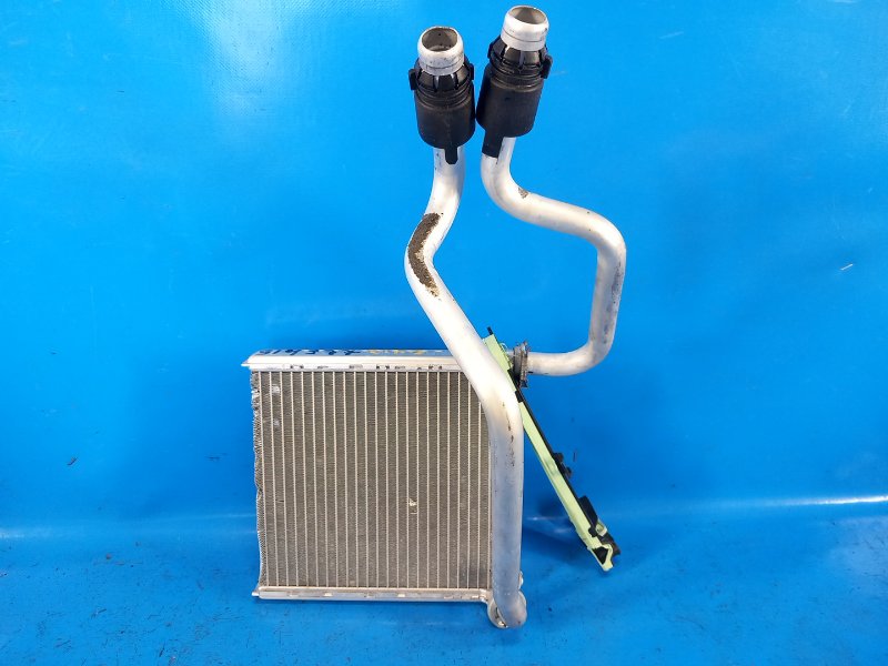 Запчасть радиатор печки AUDI A3 (8V) 12–17 2015 CNTC 2.0 5Q0819031B Б/У Радиатор печки AUDI A3 (8V) 12–17 2015 CNTC 2.0 5Q0819031B Б/У