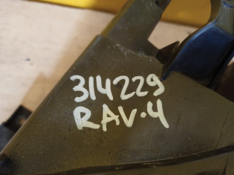 Фара левая RAV4 05-12 Фара левая RAV4 05-12