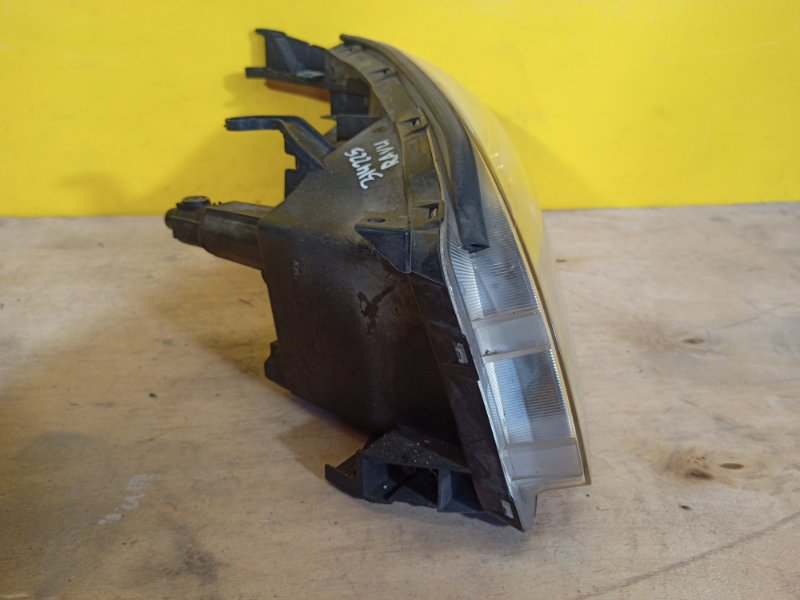 Фара левая TOYOTA RAV4 05-12