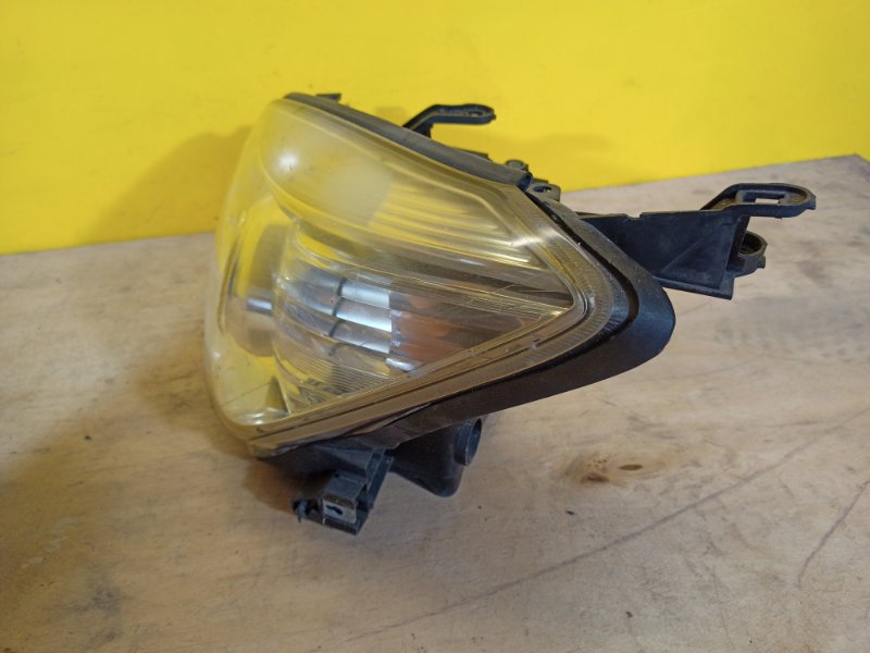 Фара левая RAV4 05-12