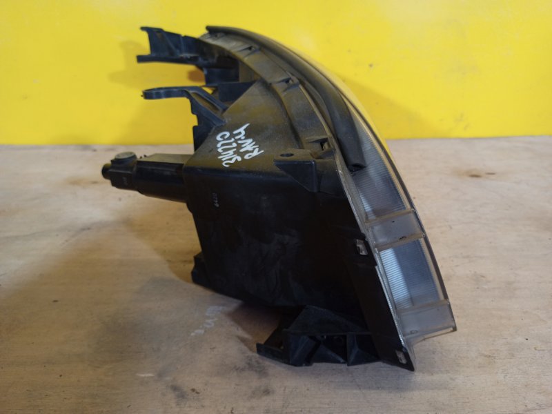 Фара левая TOYOTA RAV4 05-12