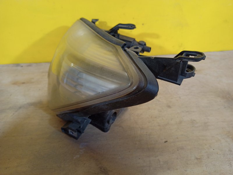Фара левая RAV4 05-12