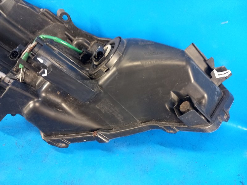 Фара левая PRIUS PLUS 11-14 2013 ZVW41L 1.8 2ZRFXE Фара левая PRIUS PLUS 11-14 2013 ZVW41L 1.8 2ZRFXE