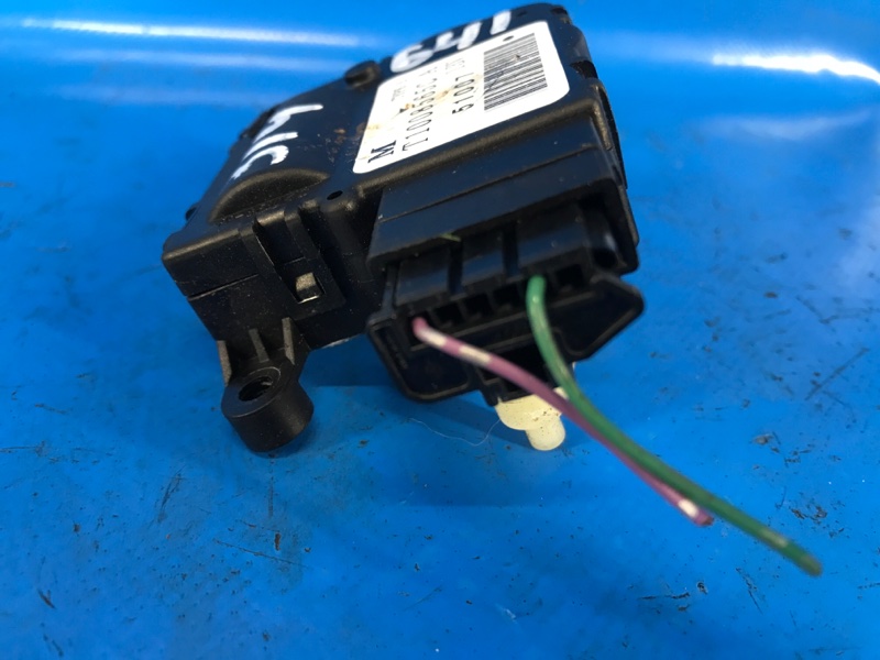 Моторчик заслонки печки NISSAN SENTRA B17 12-21 B17 1.8 MRA8DE Моторчик заслонки печки NISSAN SENTRA B17 12-21 B17 1.8 MRA8DE