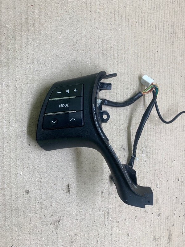 Кнопки на руль левые LEXUS RX350/450 09-15 2011 3.5 2GR-FE 84250-0E060-C0 Б/У